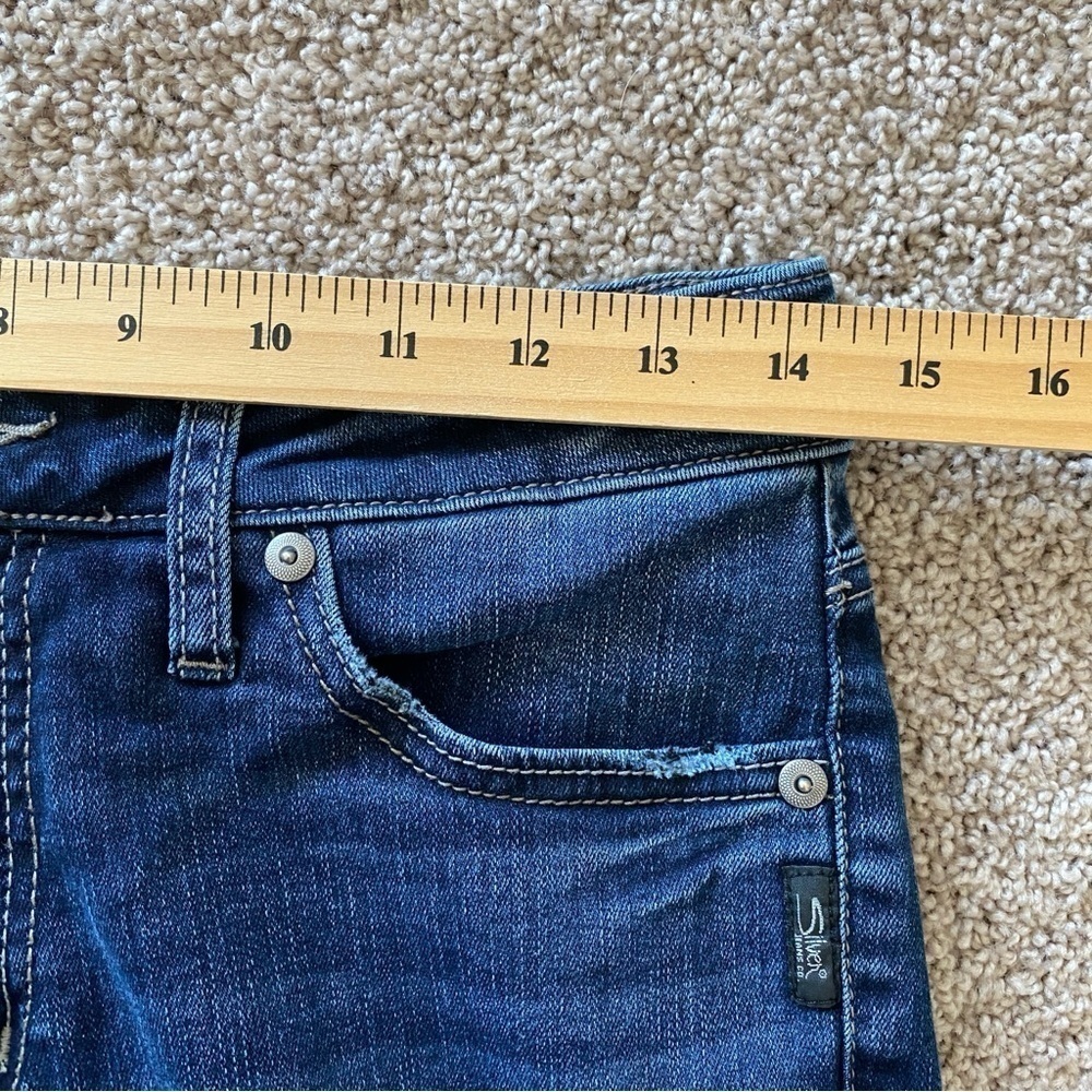 Silver Suki Straight Leg Blue Jeans Women's Sz 30x29 Dark Wash - Picture 12 of 15